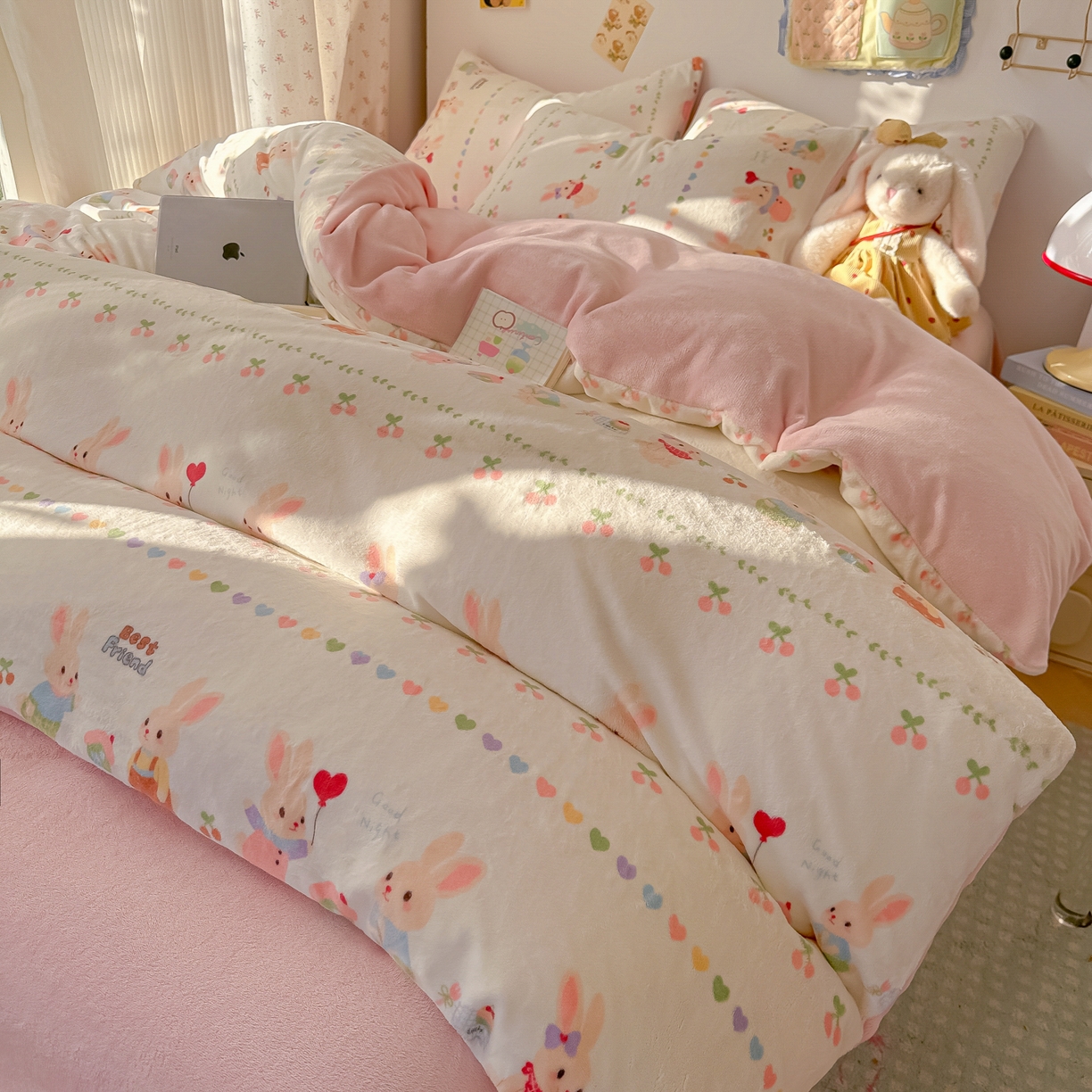 91家纺网 家纺一手货源 找家纺 韩巢家纺 2025新款双面高克重牛奶绒被套单件被罩 小兔派对