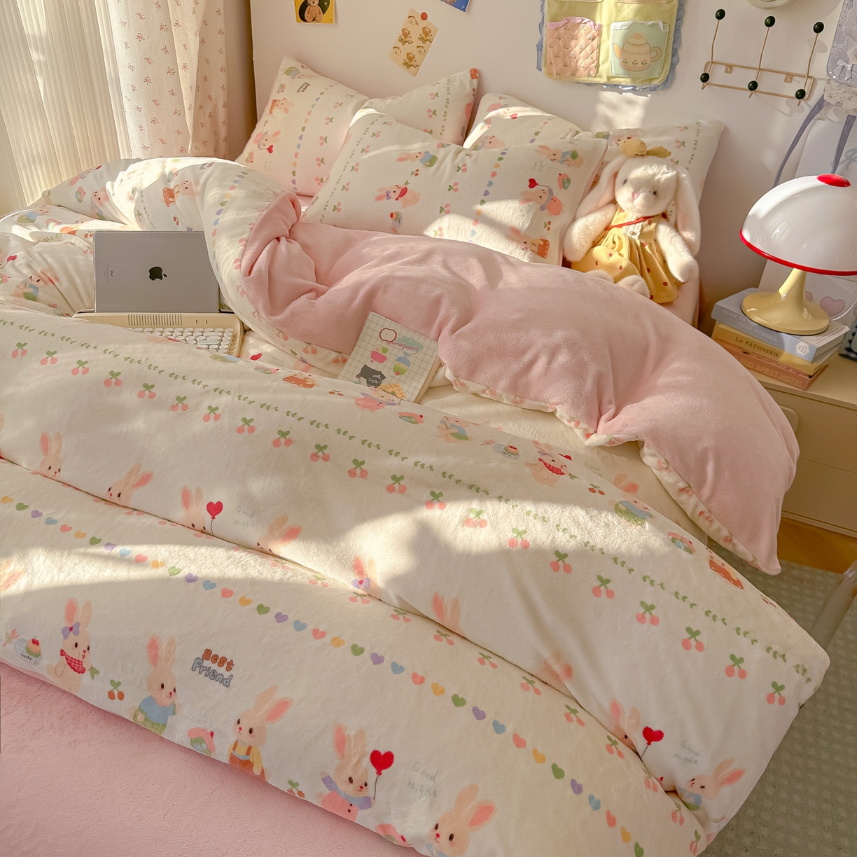 91家纺网 家纺一手货源 找家纺 韩巢家纺 2025新款双面高克重牛奶绒被套单件被罩 小兔派对