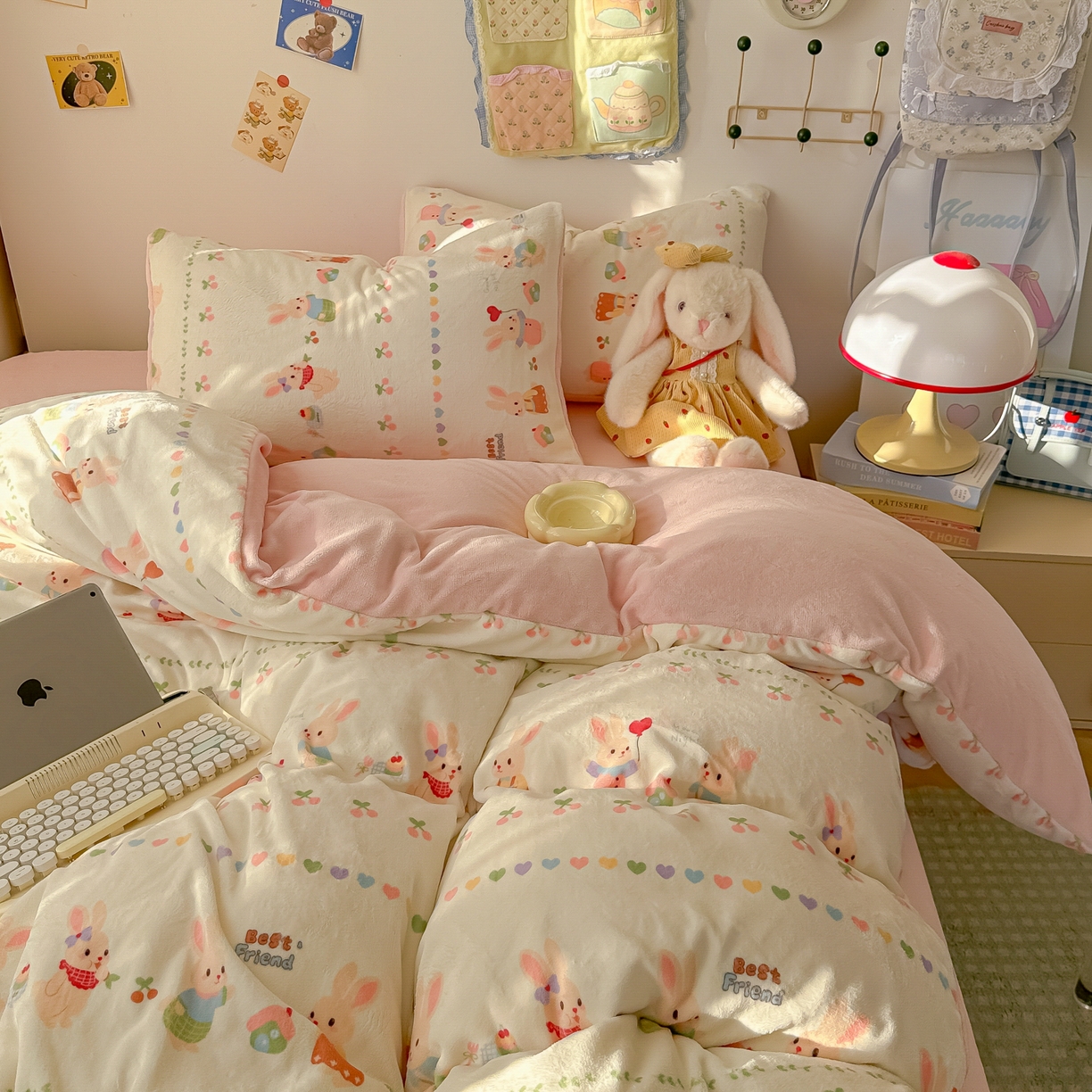 91家纺网 家纺一手货源 找家纺 韩巢家纺 2025新款双面高克重牛奶绒被套单件被罩 小兔派对