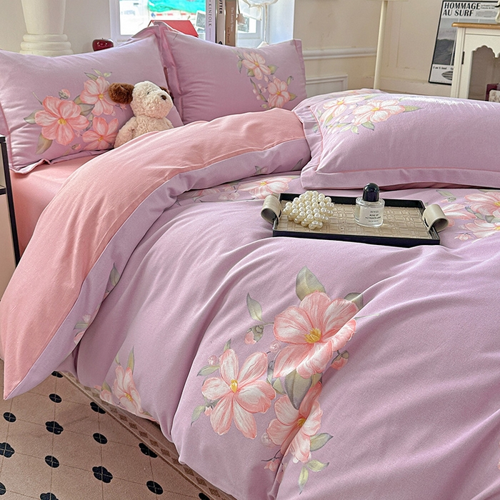 91家纺网 家纺一手货源 找家纺 优选直播新款全棉磨毛喷气印花四件套加厚纯棉三件套（一字绣工艺款）学生三件套 紫韵