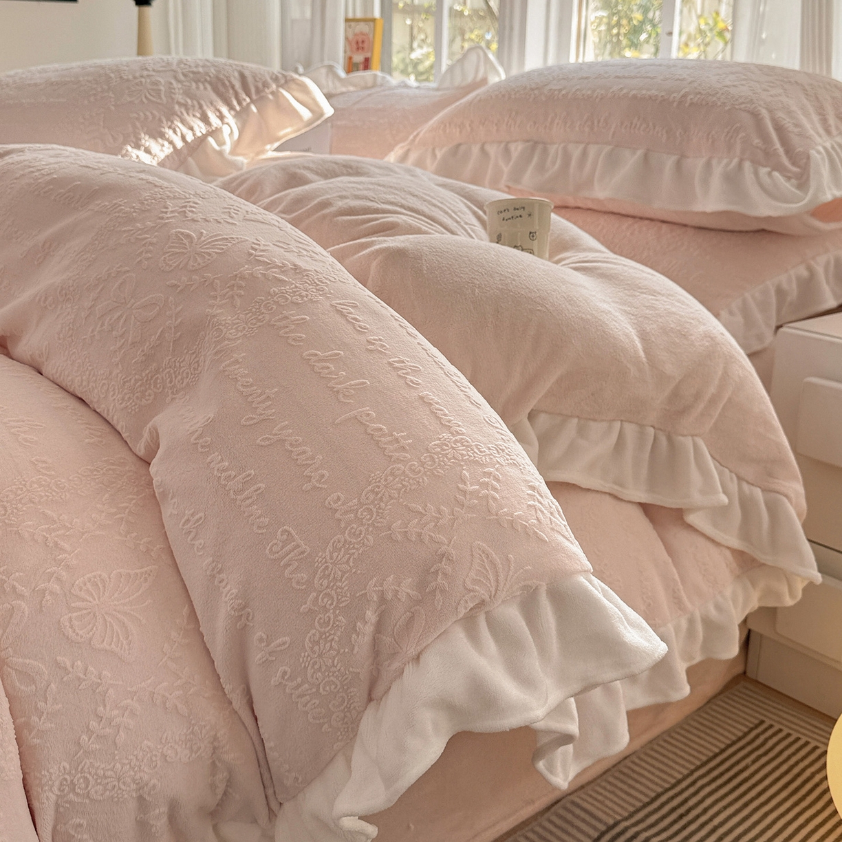 91家纺网 家纺一手货源 找家纺 （总）耀悦家纺 2025新款A类全消光牛奶绒花边款四件套少女心三件套-浪漫法式