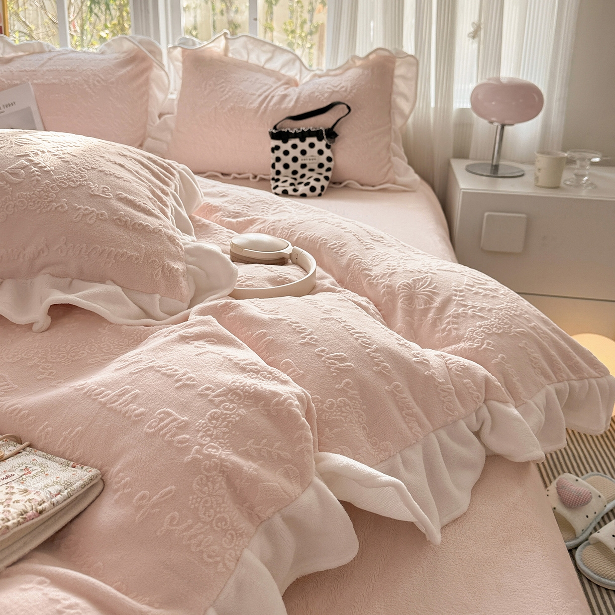 91家纺网 家纺一手货源 找家纺 （总）耀悦家纺 2025新款A类全消光牛奶绒花边款四件套少女心三件套-浪漫法式