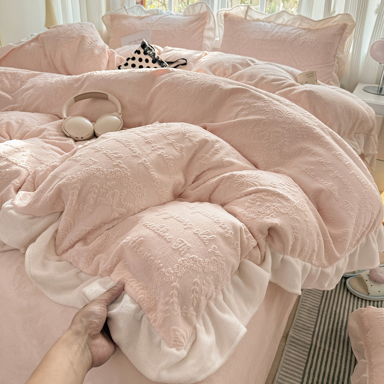 91家纺网 家纺一手货源 找家纺 （总）耀悦家纺 2025新款A类全消光牛奶绒花边款四件套少女心三件套-浪漫法式