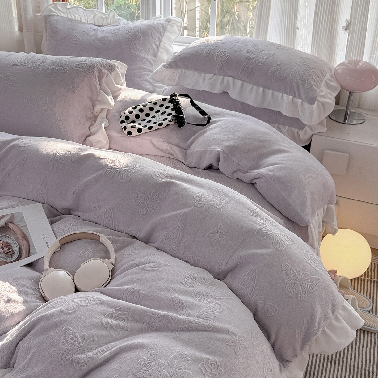91家纺网 家纺一手货源 找家纺 耀悦家纺 2025新款A类全消光牛奶绒花边款四件套少女心三件套-浪漫法式 蝶恋花-紫-花边款