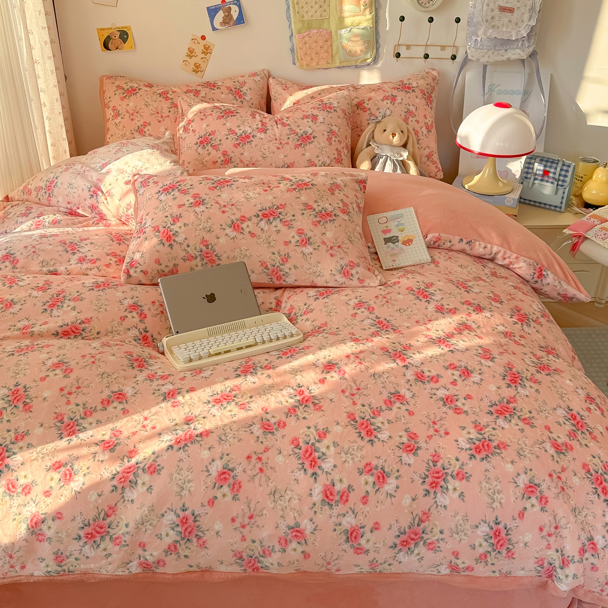 91家纺网 家纺一手货源 找家纺 韩巢家纺 2025新款双面高克重牛奶绒被套单件被罩 星辰闪烁