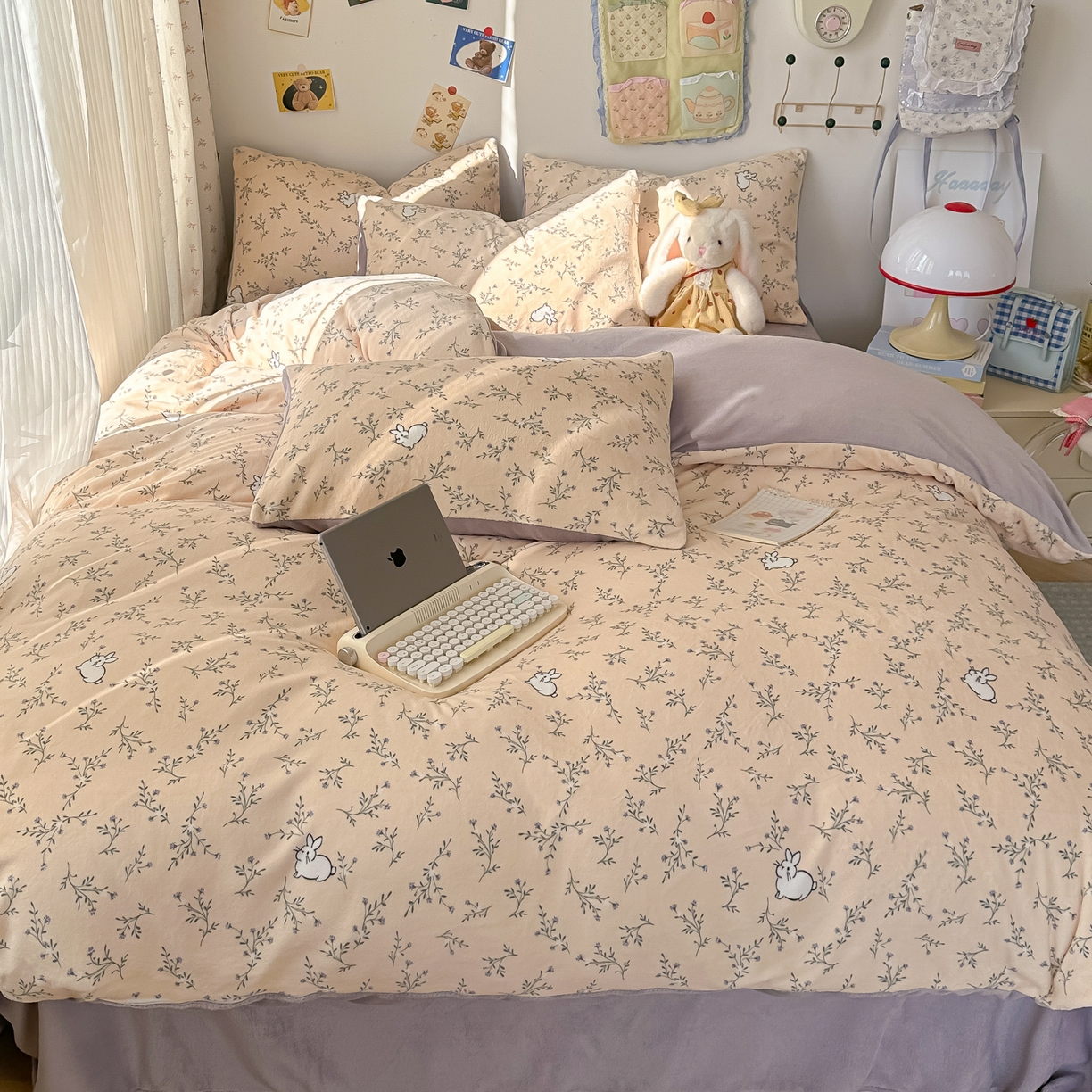 91家纺网 家纺一手货源 找家纺 韩巢家纺 2025新款双面高克重牛奶绒被套单件被罩 枝枝兔