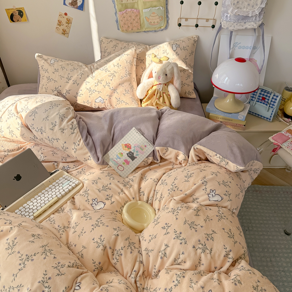 91家纺网 家纺一手货源 找家纺 韩巢家纺 2025新款双面高克重牛奶绒被套单件被罩 枝枝兔