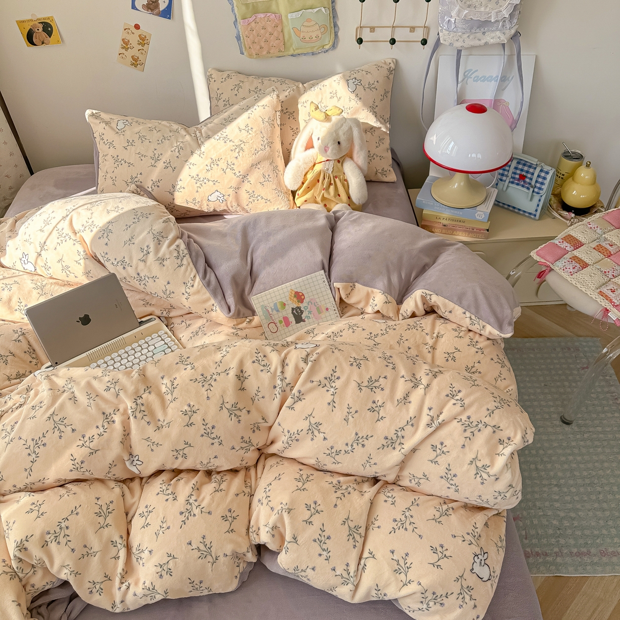 91家纺网 家纺一手货源 找家纺 韩巢家纺 2025新款双面高克重牛奶绒被套单件被罩 枝枝兔