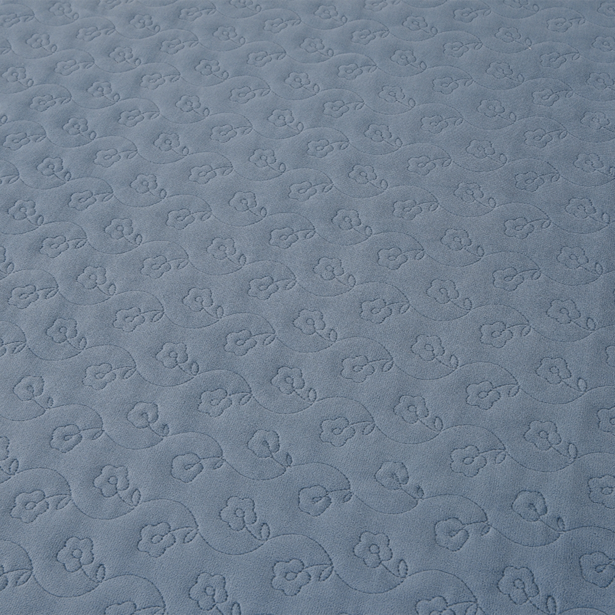 91家纺网 家纺一手货源 找家纺 湘雪家居  2025新款高克重纯色刺绣牛奶绒床盖款钟爱系列四件套-提供买家秀 钟爱款-槟利兰