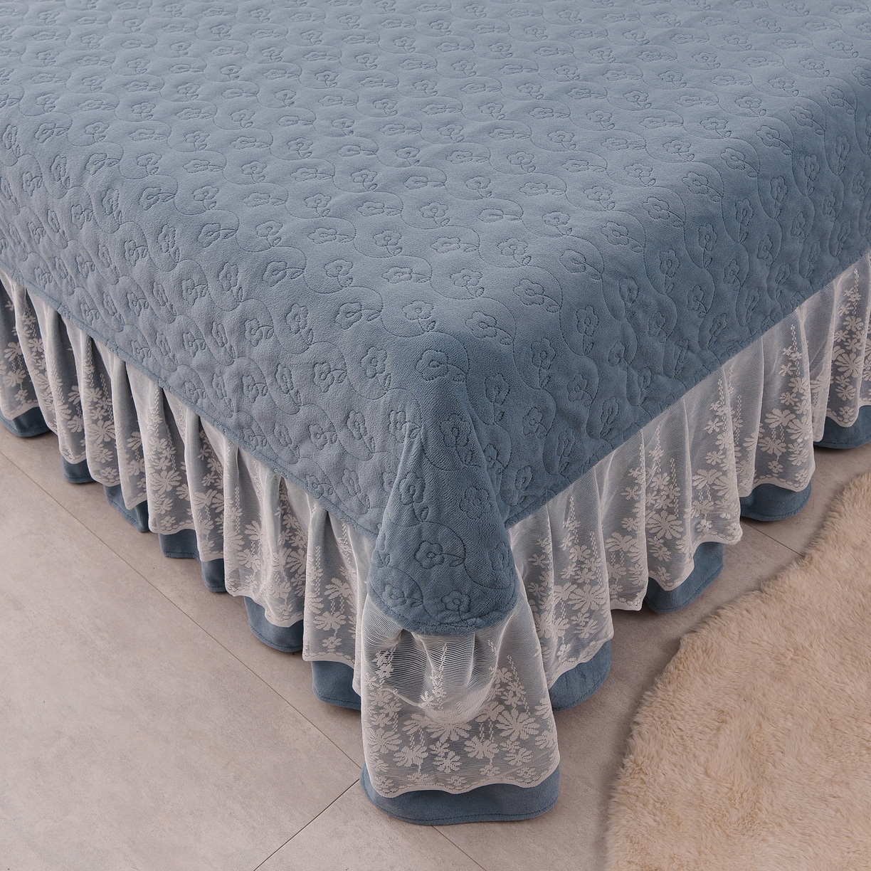 91家纺网 家纺一手货源 找家纺 湘雪家居  2025新款高克重纯色刺绣牛奶绒床盖款钟爱系列四件套-提供买家秀 钟爱款-槟利兰