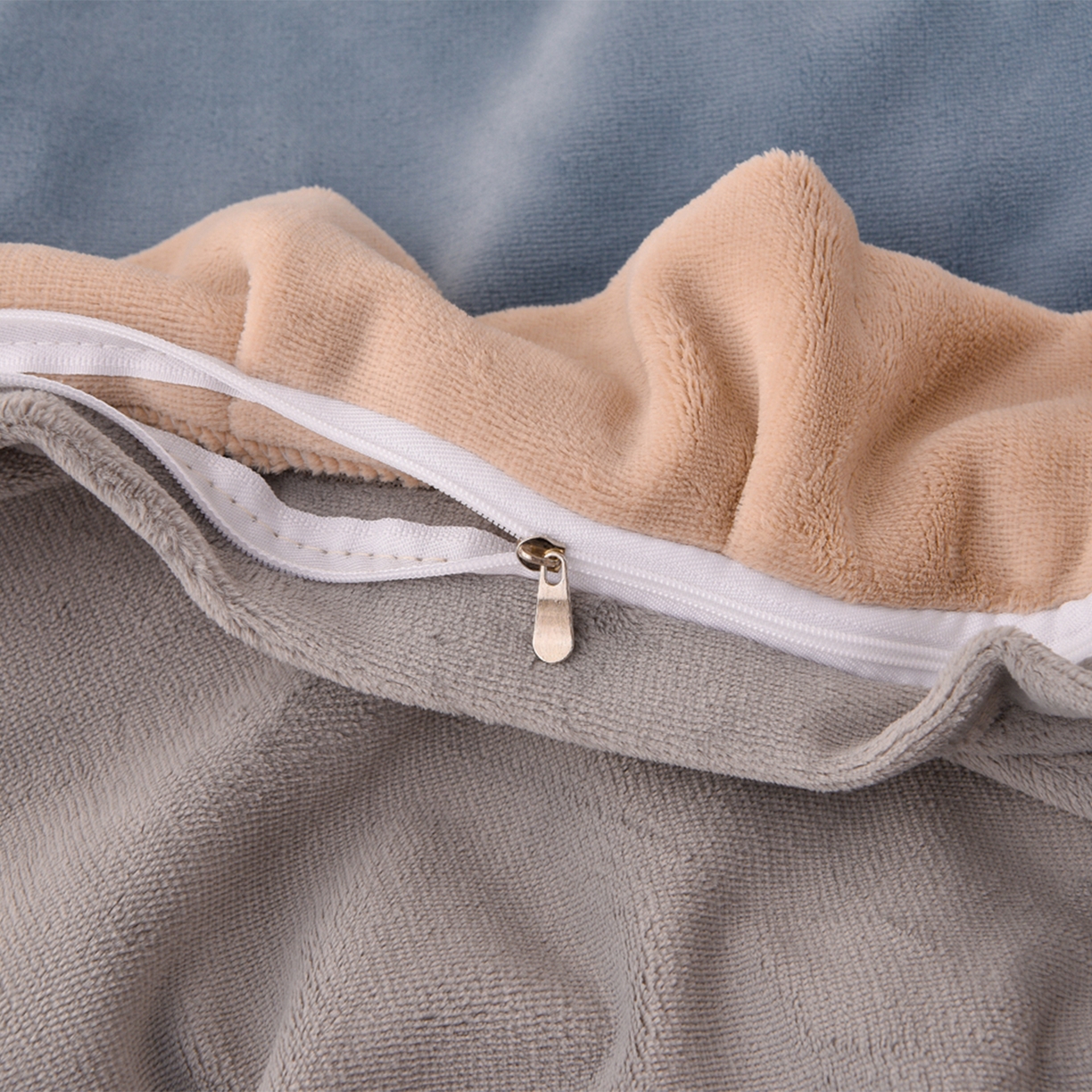 91家纺网 家纺一手货源 找家纺 湘雪家居  2025新款高克重纯色刺绣牛奶绒床盖款钟爱系列四件套-提供买家秀 钟爱款-槟利兰