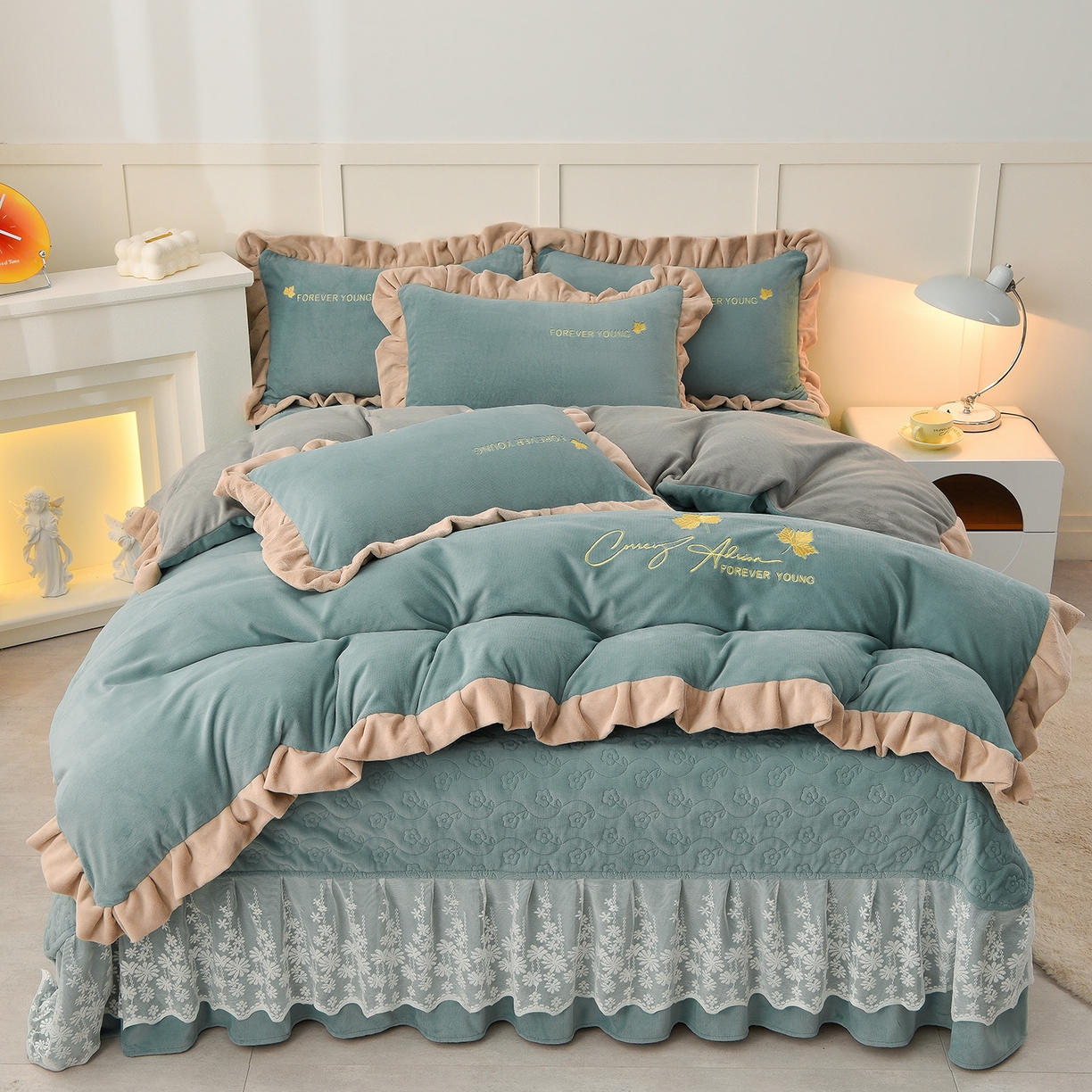 91家纺网 家纺一手货源 找家纺 湘雪家居  2025新款高克重纯色刺绣牛奶绒床盖款钟爱系列四件套-提供买家秀 钟爱款-草绿色