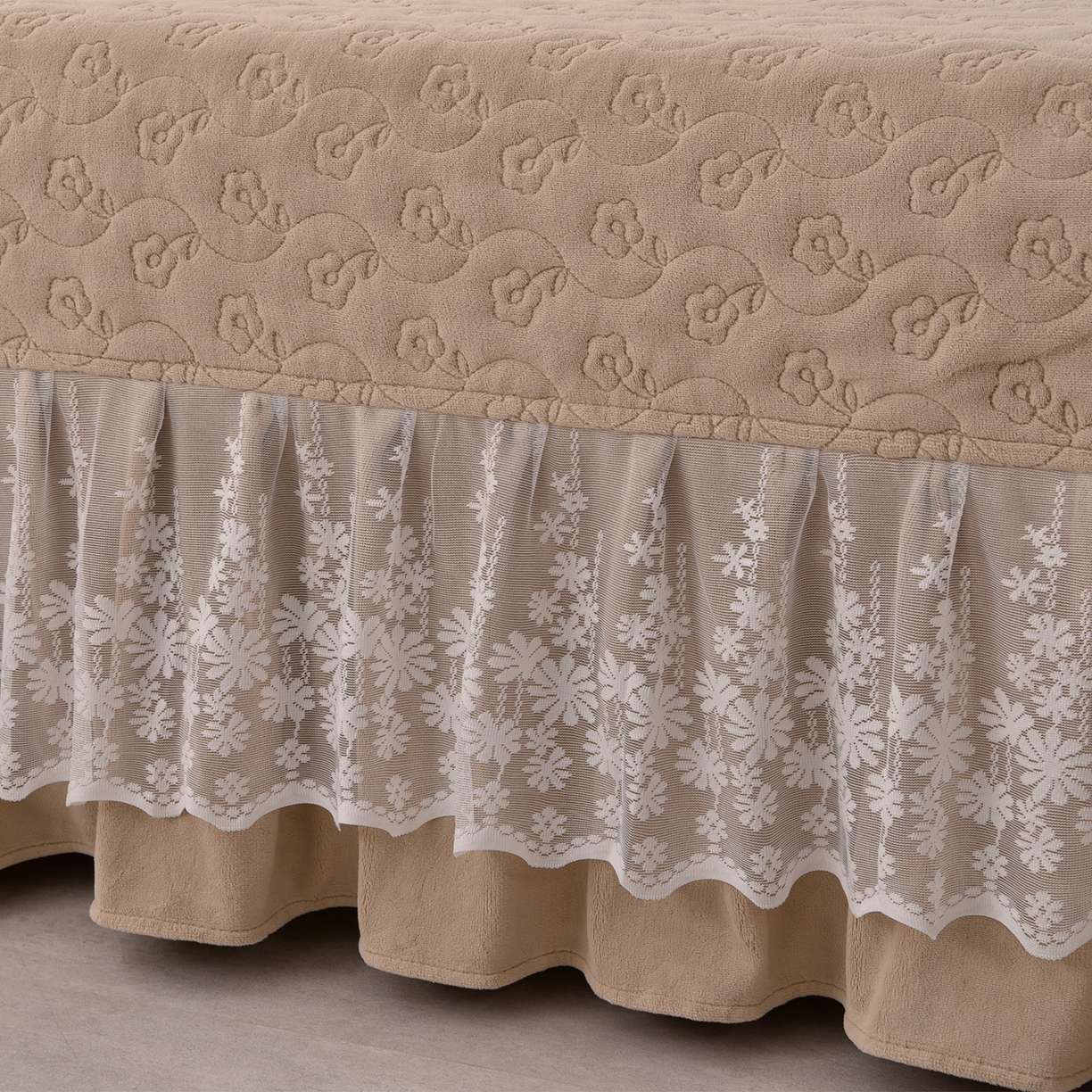 91家纺网 家纺一手货源 找家纺 湘雪家居  2025新款高克重纯色刺绣牛奶绒床盖款钟爱系列四件套-提供买家秀 钟爱款-卡其色