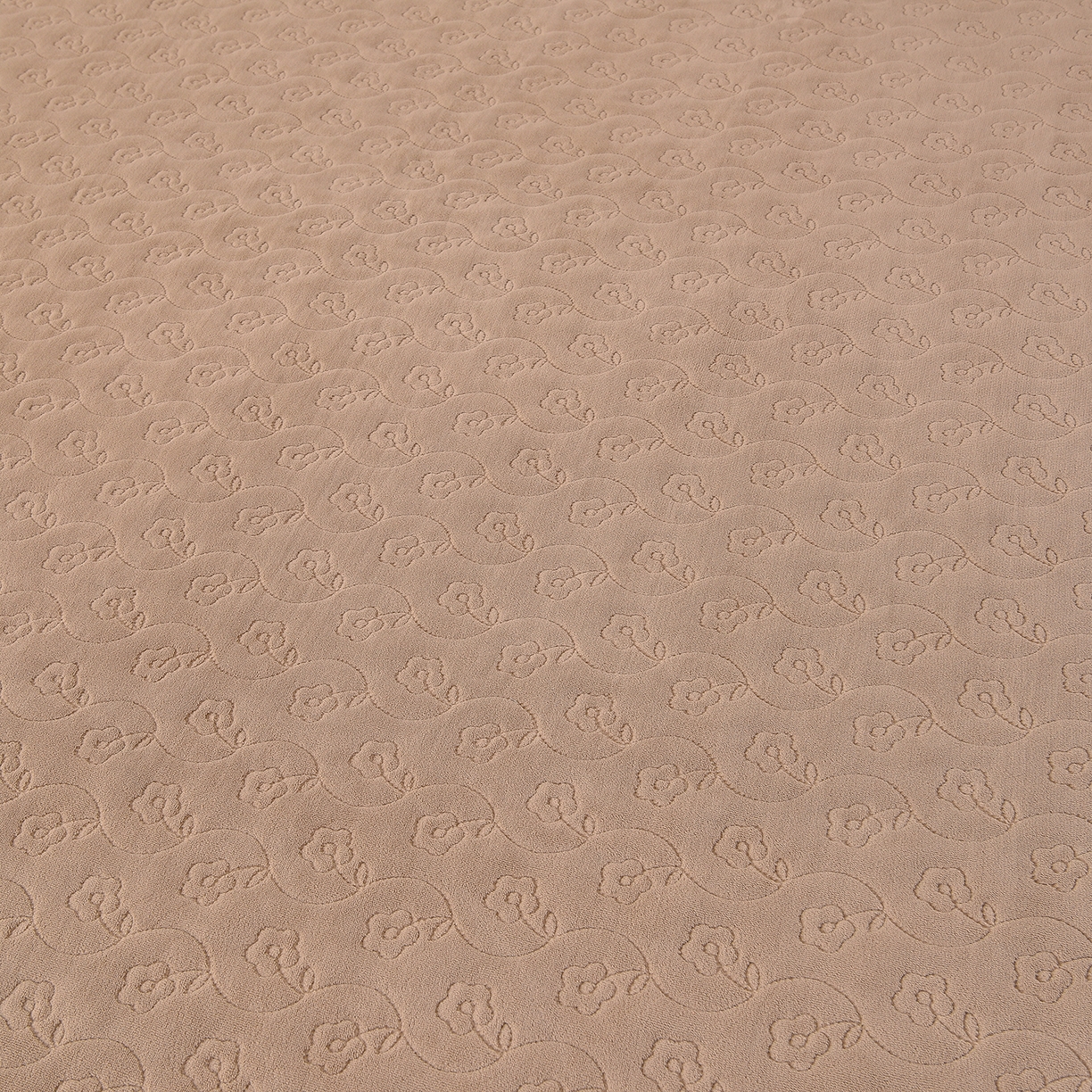 91家纺网 家纺一手货源 找家纺 湘雪家居  2025新款高克重纯色刺绣牛奶绒床盖款钟爱系列四件套-提供买家秀 钟爱款-奶白色