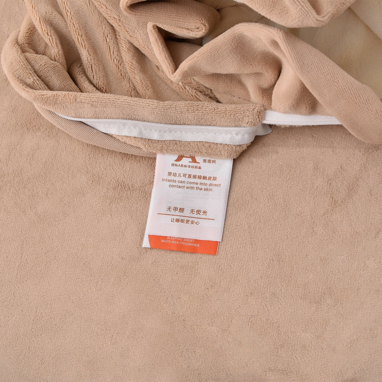 91家纺网 家纺一手货源 找家纺 湘雪家居  2025新款高克重纯色刺绣牛奶绒床盖款钟爱系列四件套-提供买家秀 钟爱款-奶白色