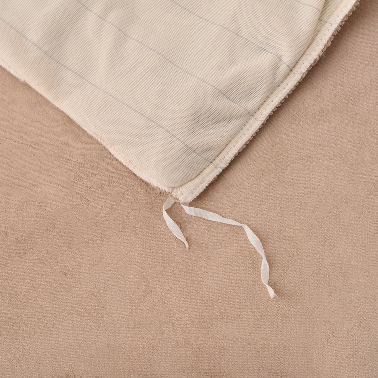 91家纺网 家纺一手货源 找家纺 湘雪家居  2025新款高克重纯色刺绣牛奶绒床盖款钟爱系列四件套-提供买家秀 钟爱款-奶白色