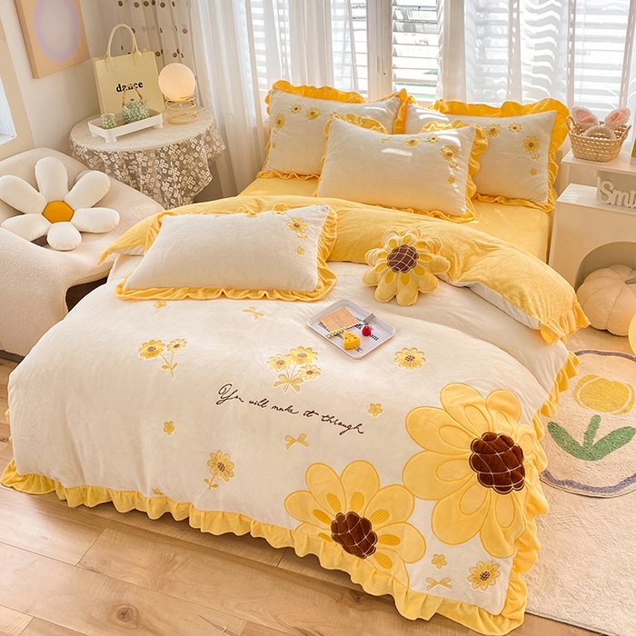 91家纺网 家纺一手货源 找家纺 （总）绒棉世家 2025新款新款全消光牛奶绒贴布绣向日葵风格四件套（控价188元）