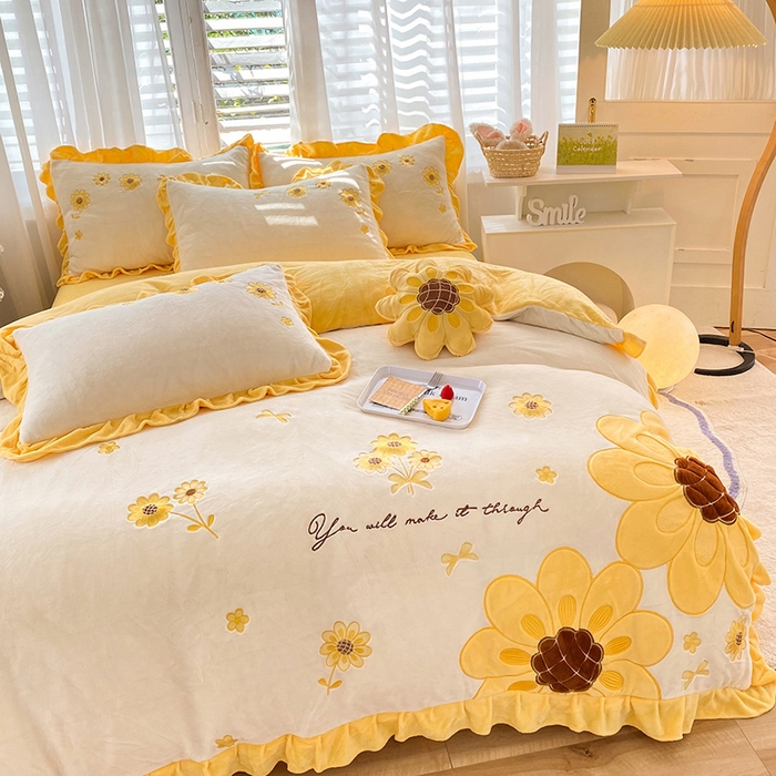 91家纺网 家纺一手货源 找家纺 （总）绒棉世家 2025新款新款全消光牛奶绒贴布绣向日葵风格四件套（控价188元）