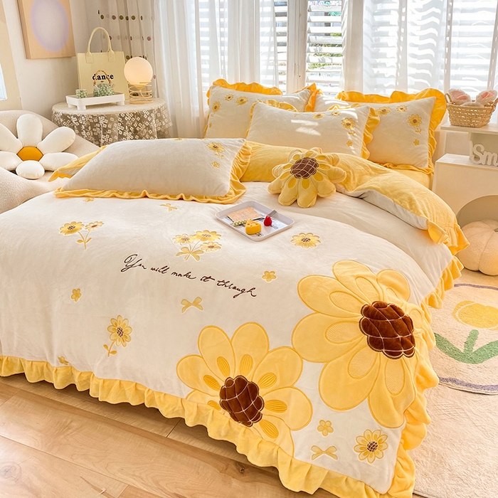 91家纺网 家纺一手货源 找家纺 （总）绒棉世家 2025新款新款全消光牛奶绒贴布绣向日葵风格四件套（控价188元）