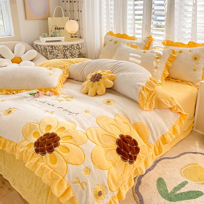 91家纺网 家纺一手货源 找家纺 （总）绒棉世家 2025新款新款全消光牛奶绒贴布绣向日葵风格四件套（控价188元）