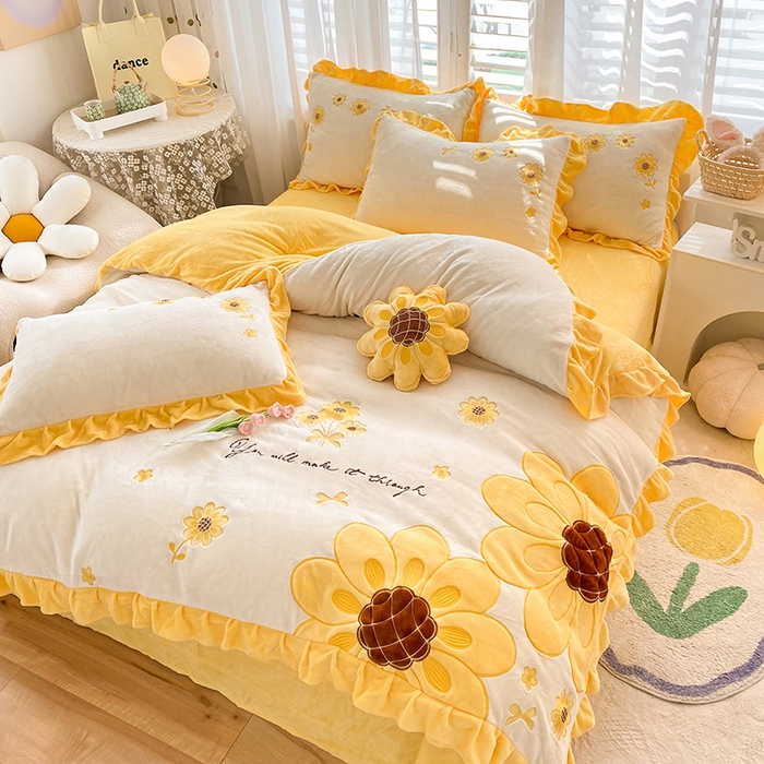 91家纺网 家纺一手货源 找家纺 （总）绒棉世家 2025新款新款全消光牛奶绒贴布绣向日葵风格四件套（控价188元）