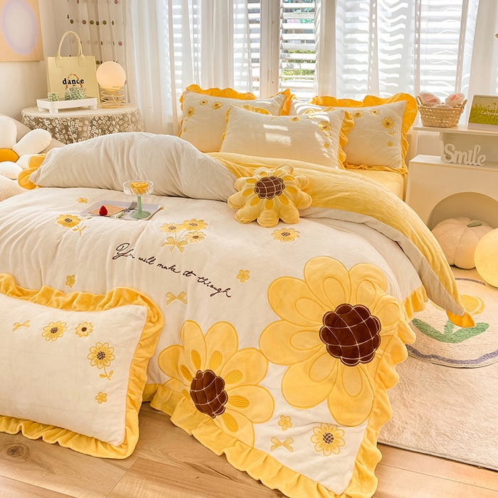 91家纺网 家纺一手货源 找家纺 （总）绒棉世家 2025新款新款全消光牛奶绒贴布绣向日葵风格四件套（控价188元）