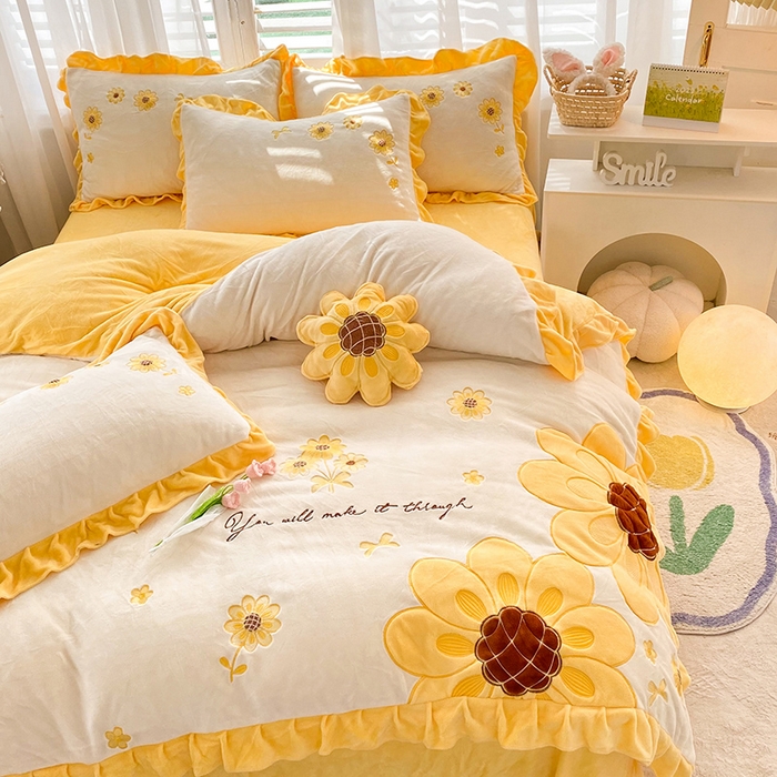 91家纺网 家纺一手货源 找家纺 （总）绒棉世家 2025新款新款全消光牛奶绒贴布绣向日葵风格四件套（控价188元）