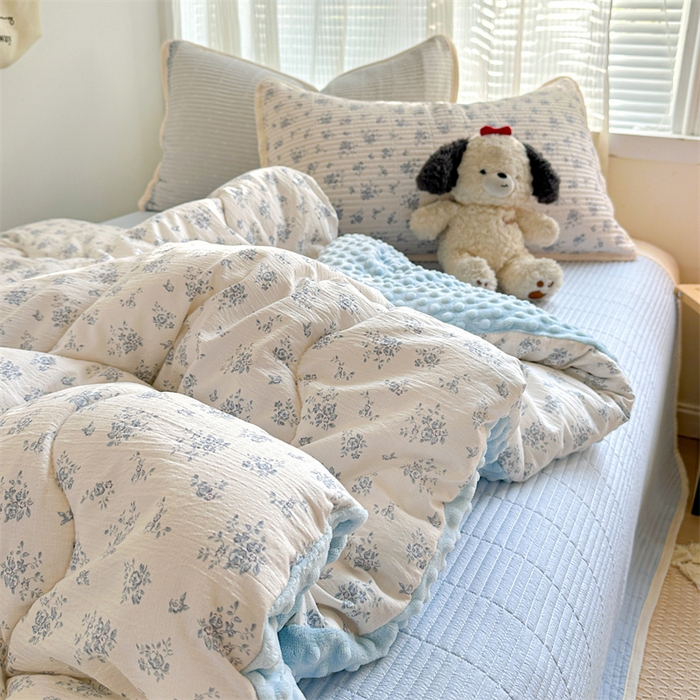 91家纺网 家纺一手货源 找家纺 繁花家居 2025新款床盖豆豆被套春秋被套冬被云感超软木棉被子被芯 简单款床盖-豆豆被-蓝黛