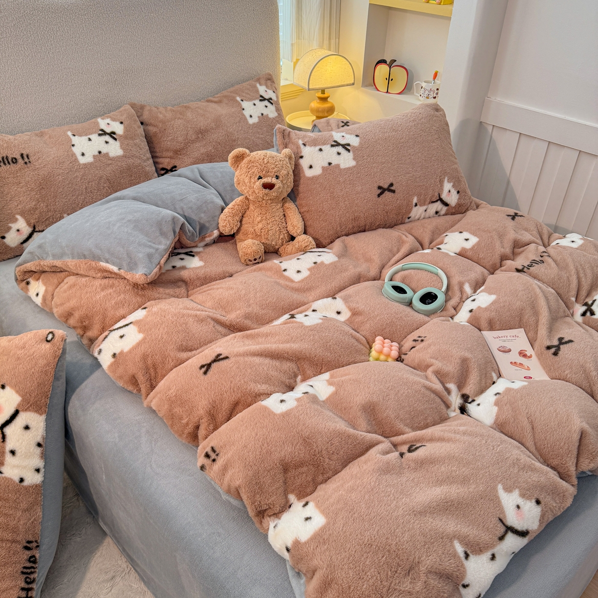 91家纺网 家纺一手货源 找家纺 KA家纺 2025新款冬高克重兔毛牛奶绒四件套 波点狗