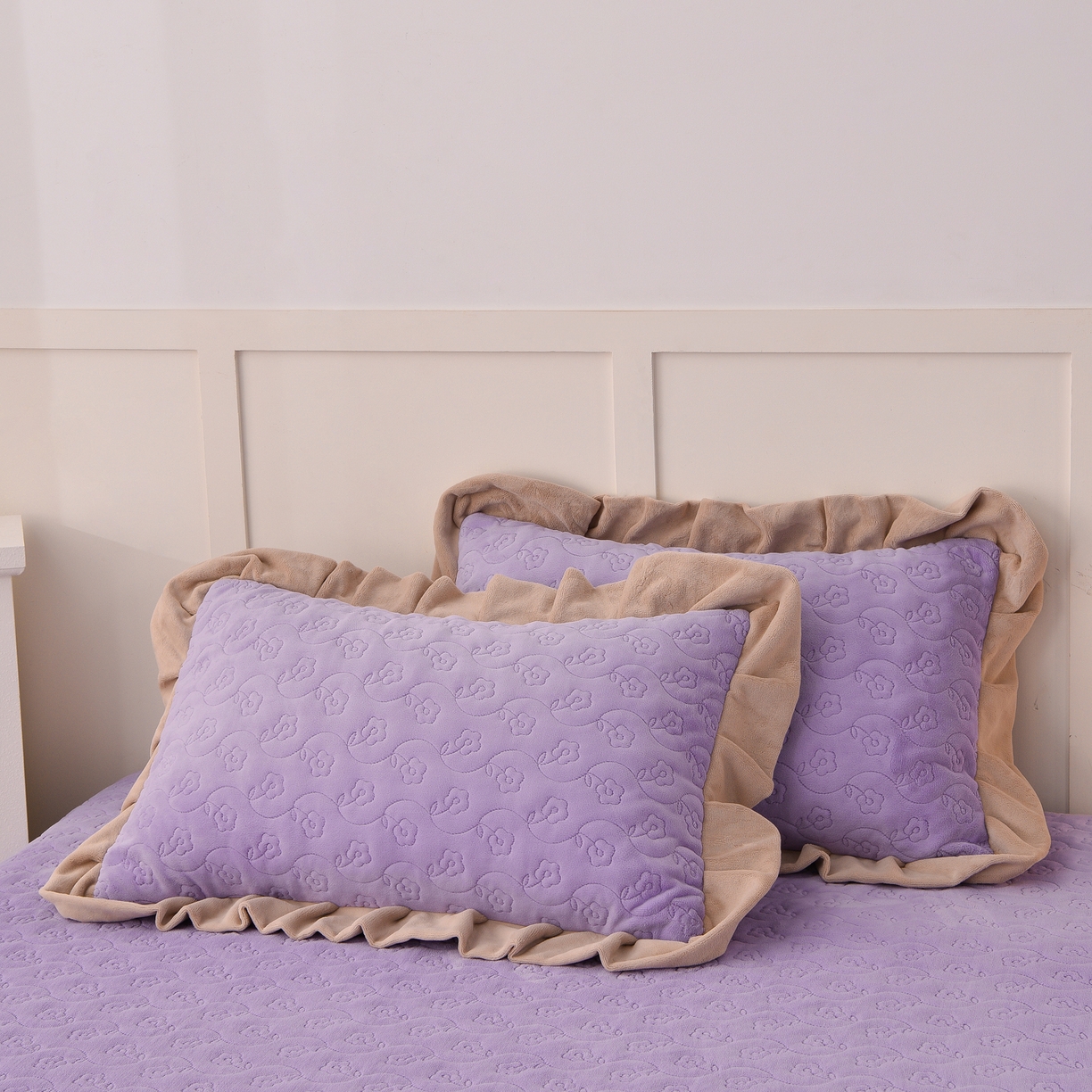 91家纺网 家纺一手货源 找家纺 湘雪家居  2025新款高克重纯色刺绣牛奶绒床盖款钟爱系列四件套-提供买家秀 钟爱款-熏韵紫