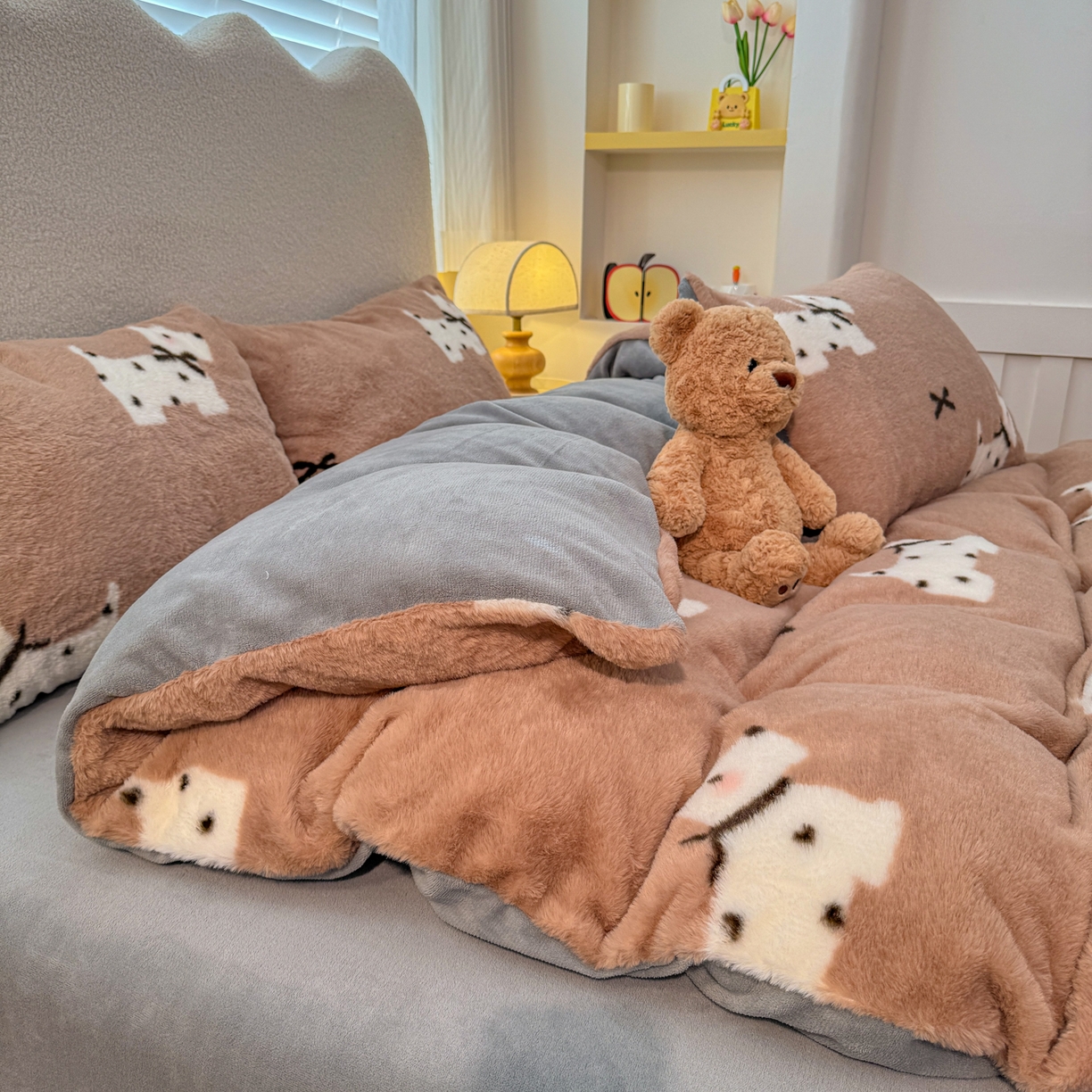 91家纺网 家纺一手货源 找家纺 KA家纺 2025新款冬高克重兔毛牛奶绒四件套 波点狗