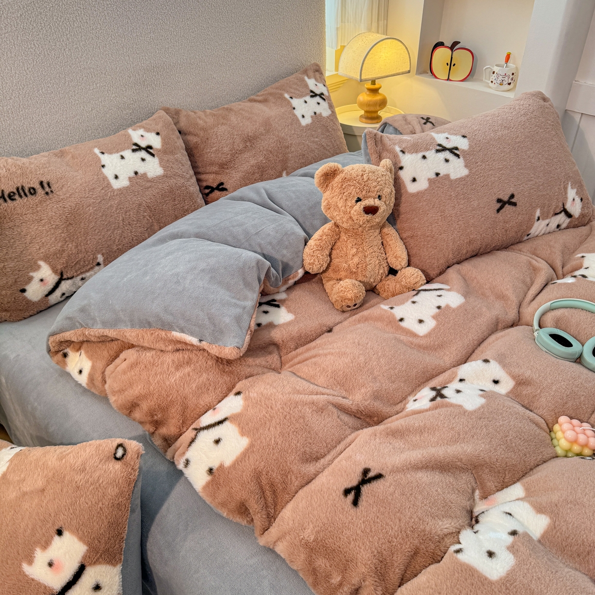 91家纺网 家纺一手货源 找家纺 KA家纺 2025新款冬高克重兔毛牛奶绒四件套 波点狗