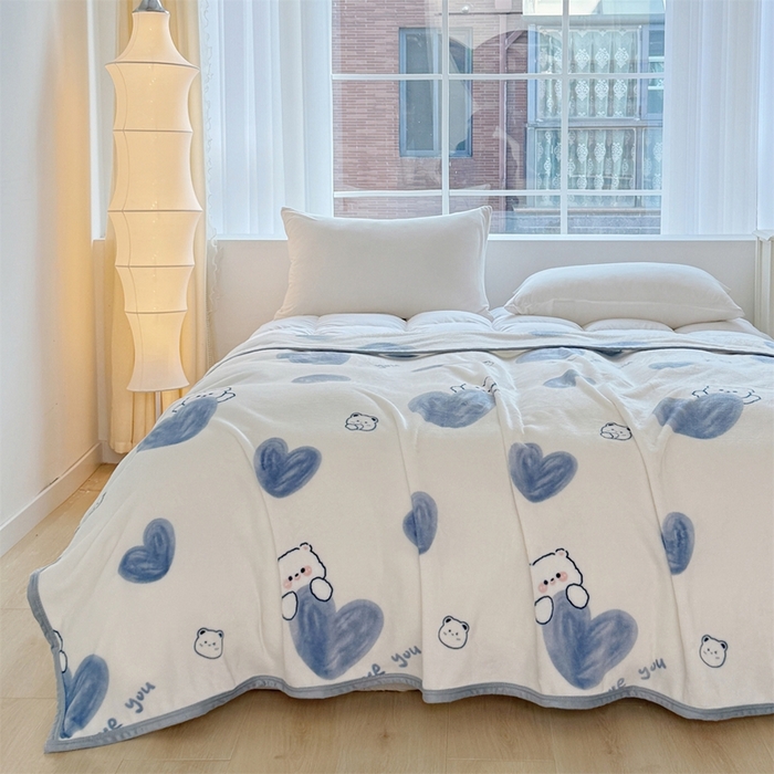 91家纺网 家纺一手货源 找家纺 梵心 2025新款云貂绒毛毯法兰绒毛毯牛奶绒毛毯爆款盖毯直播跨境专供-可定制克重  爱心熊