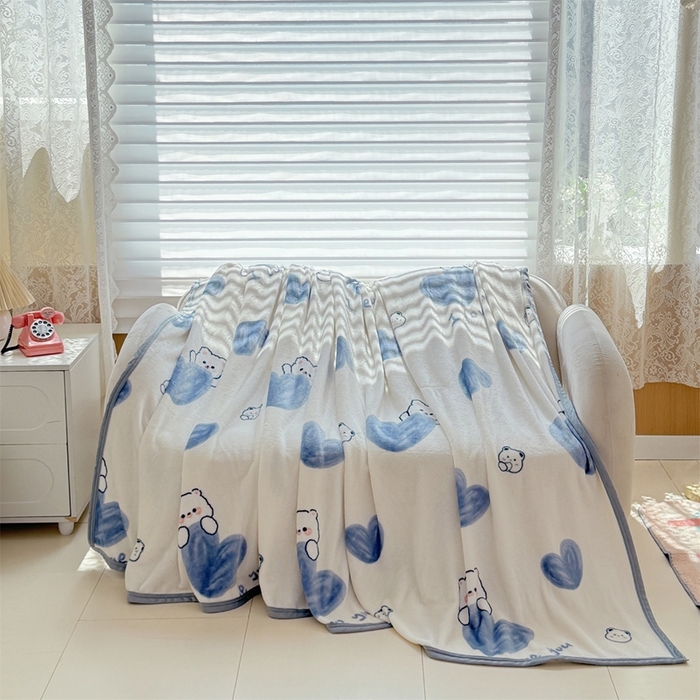 91家纺网 家纺一手货源 找家纺 梵心 2025新款云貂绒毛毯法兰绒毛毯牛奶绒毛毯爆款盖毯直播跨境专供-可定制克重  爱心熊