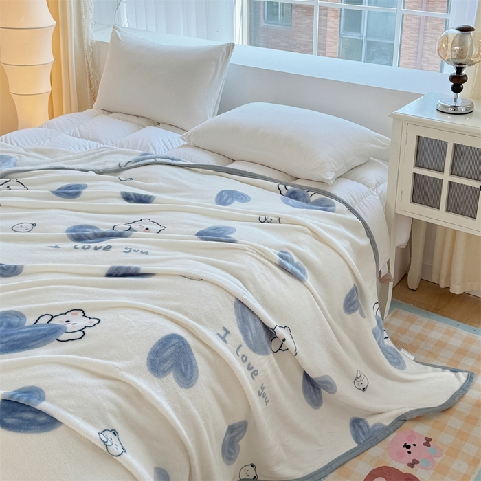 91家纺网 家纺一手货源 找家纺 梵心 2025新款云貂绒毛毯法兰绒毛毯牛奶绒毛毯爆款盖毯直播跨境专供-可定制克重  爱心熊