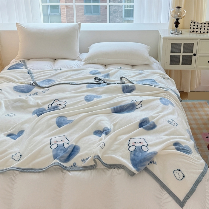 91家纺网 家纺一手货源 找家纺 梵心 2025新款云貂绒毛毯法兰绒毛毯牛奶绒毛毯爆款盖毯直播跨境专供-可定制克重  爱心熊