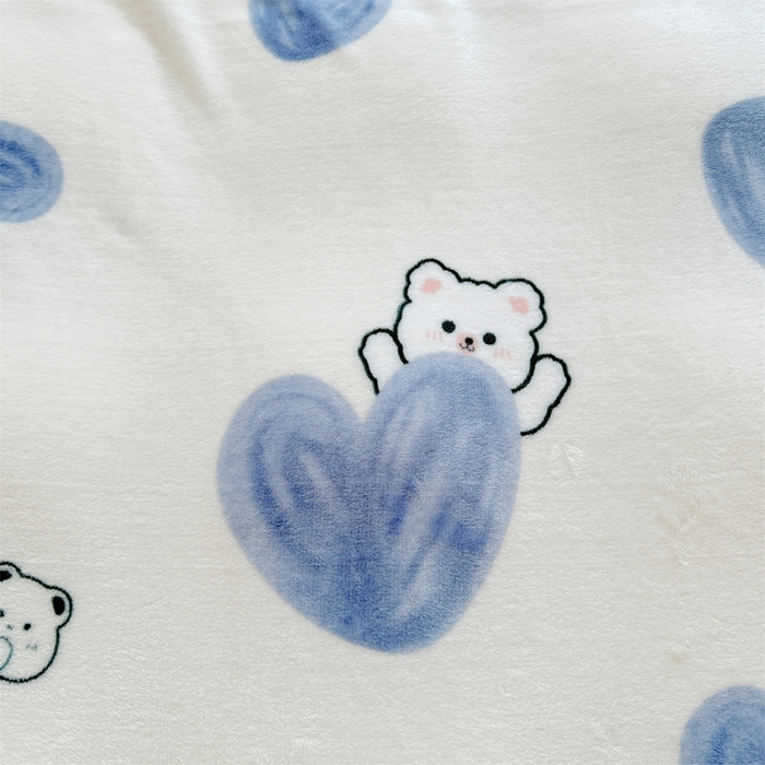 91家纺网 家纺一手货源 找家纺 梵心 2025新款云貂绒毛毯法兰绒毛毯牛奶绒毛毯爆款盖毯直播跨境专供-可定制克重  爱心熊