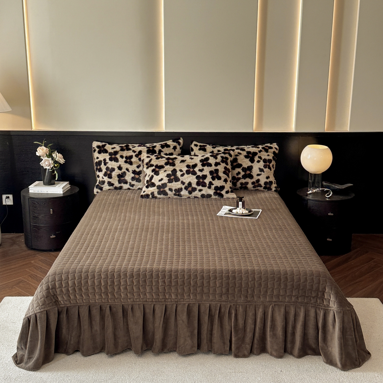 91家纺网 家纺一手货源 找家纺 金阳光家纺 2025新款美拉德高克重兔绒牛奶绒床盖款四件套 蝴蝶豹纹咖