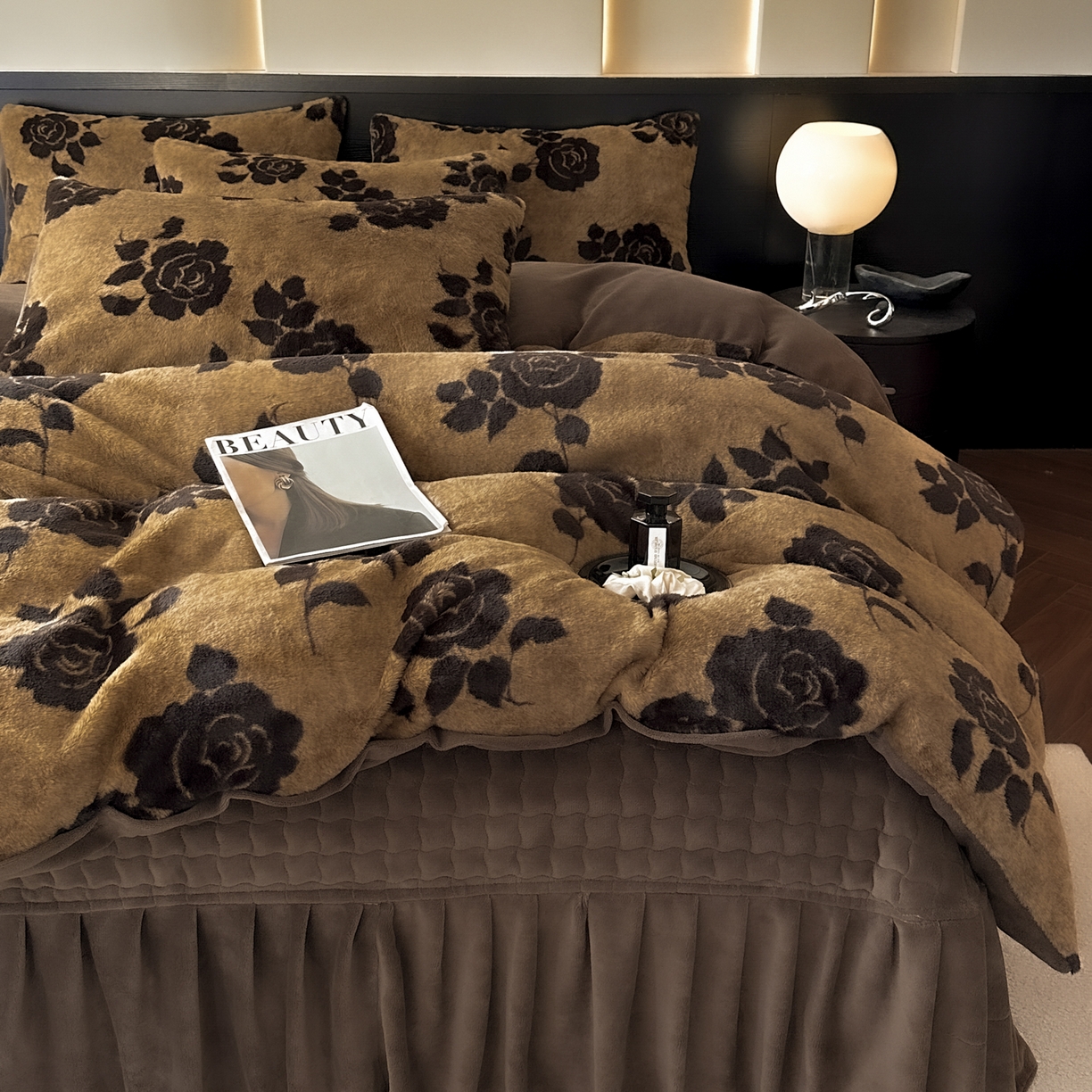 91家纺网 家纺一手货源 找家纺 金阳光家纺 2025新款美拉德高克重兔绒牛奶绒床盖款四件套 简爱