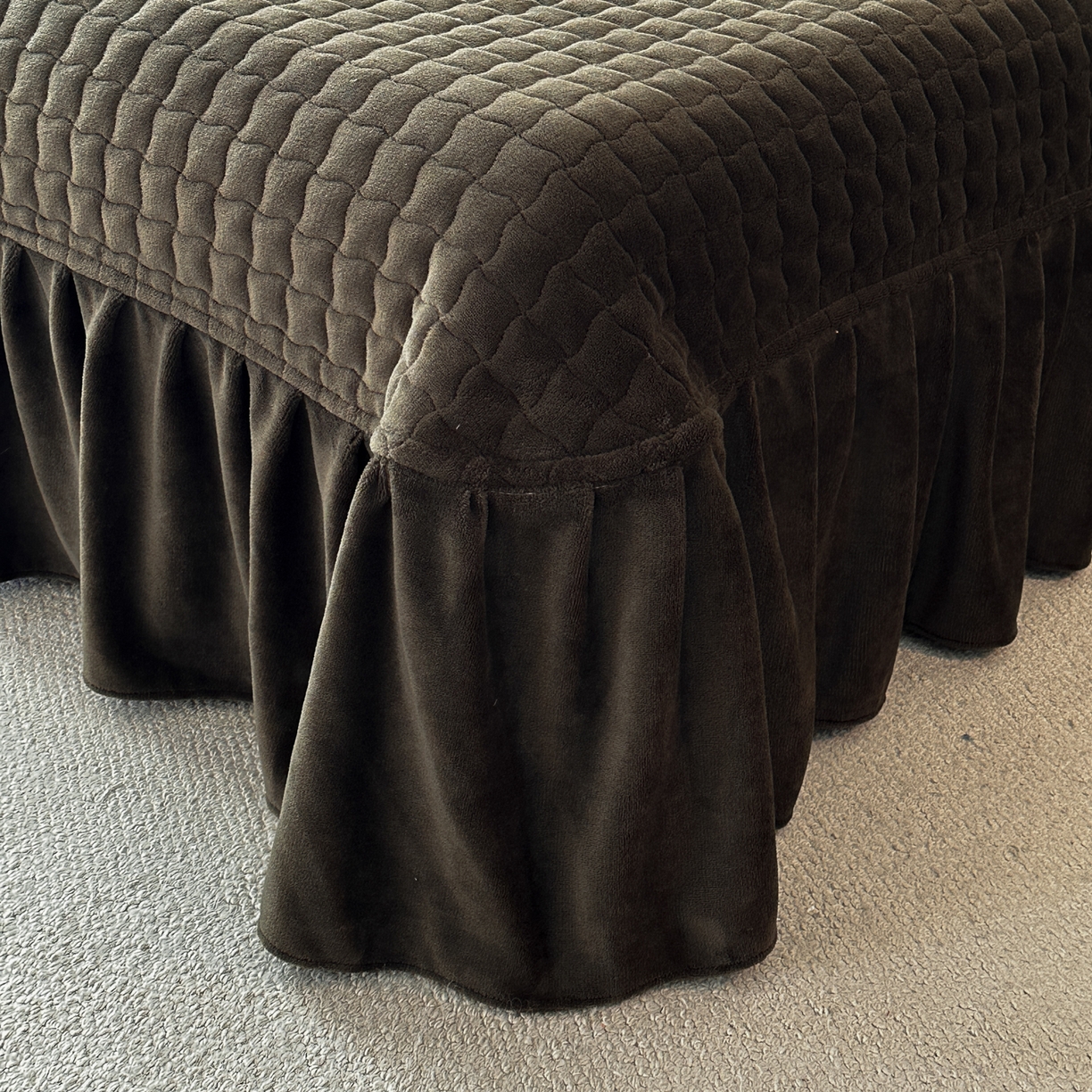 91家纺网 家纺一手货源 找家纺 金阳光家纺 2025新款美拉德高克重兔绒牛奶绒床盖款四件套 玫瑰白