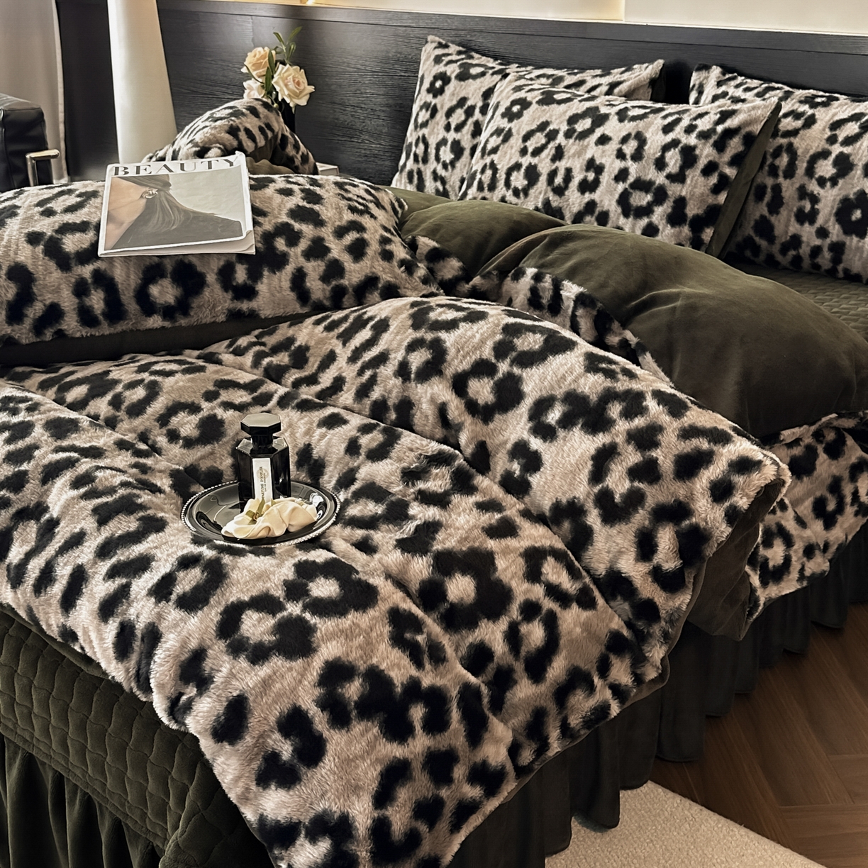 91家纺网 家纺一手货源 找家纺 金阳光家纺 2025新款美拉德高克重兔绒牛奶绒床盖款四件套 豹纹