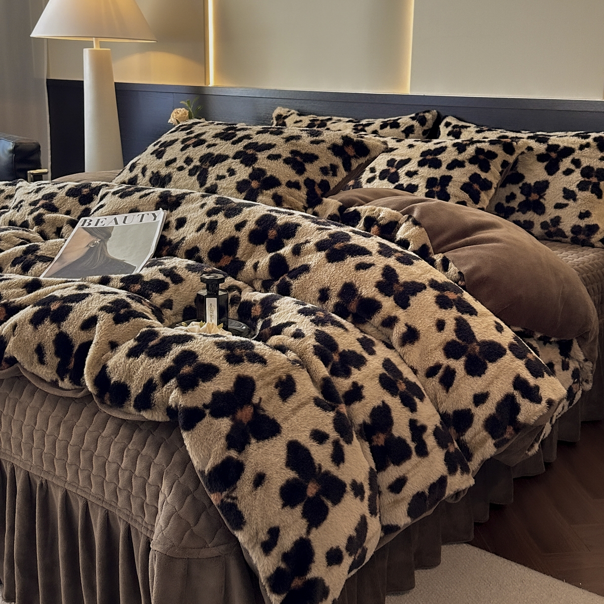 金阳光家纺 2025新款美拉德高克重兔绒牛奶绒床盖款四件套 蝴蝶豹纹咖