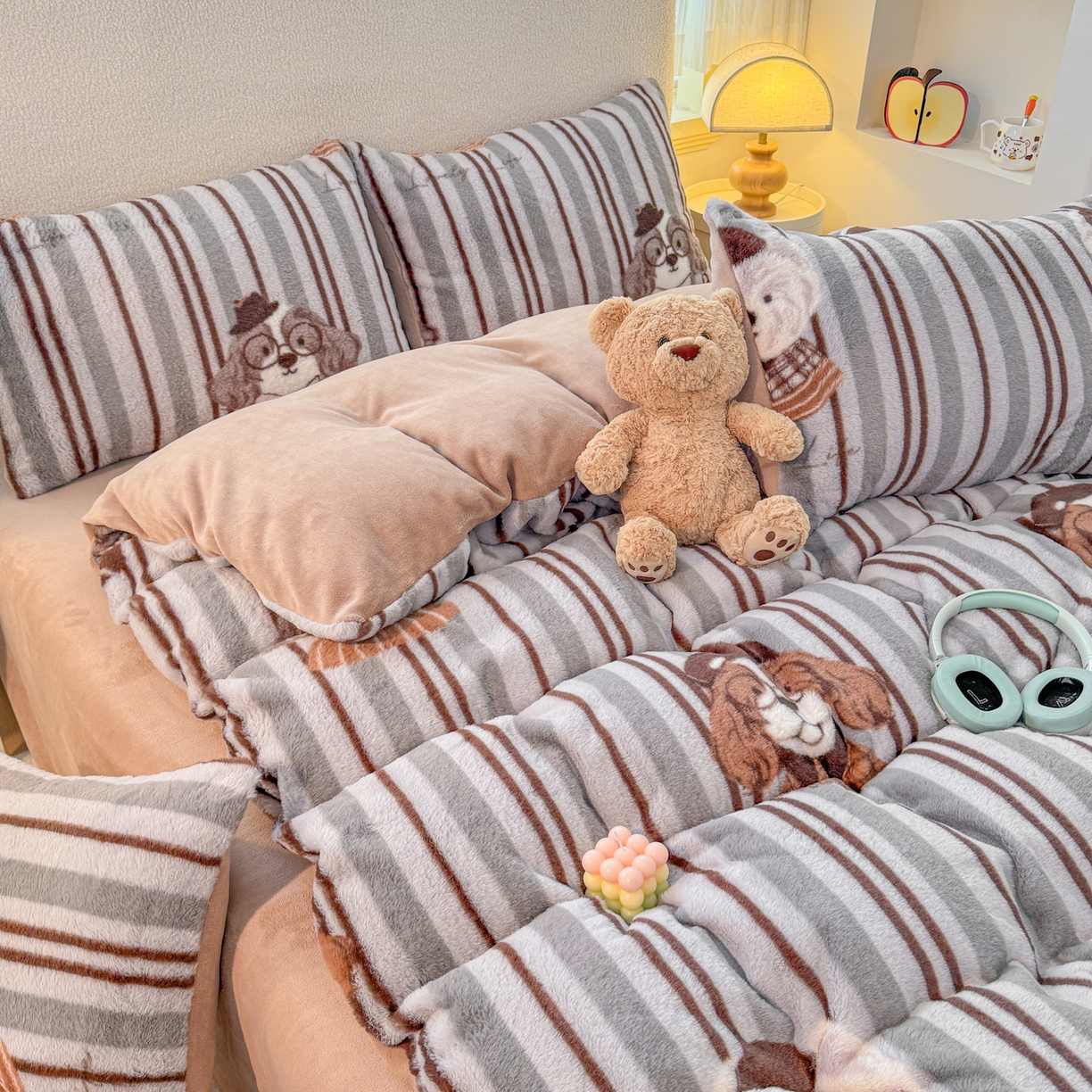 KA家纺 2025新款冬高克重兔毛牛奶绒四件套 可爱熊