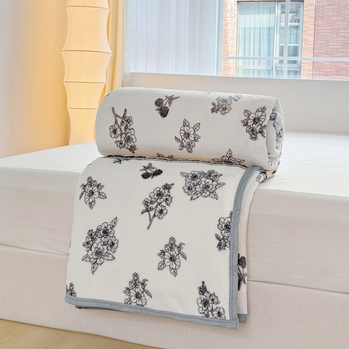 91家纺网 家纺一手货源 找家纺 梵心 2025新款云貂绒毛毯法兰绒毛毯牛奶绒毛毯爆款盖毯直播跨境专供-可定制克重 花影