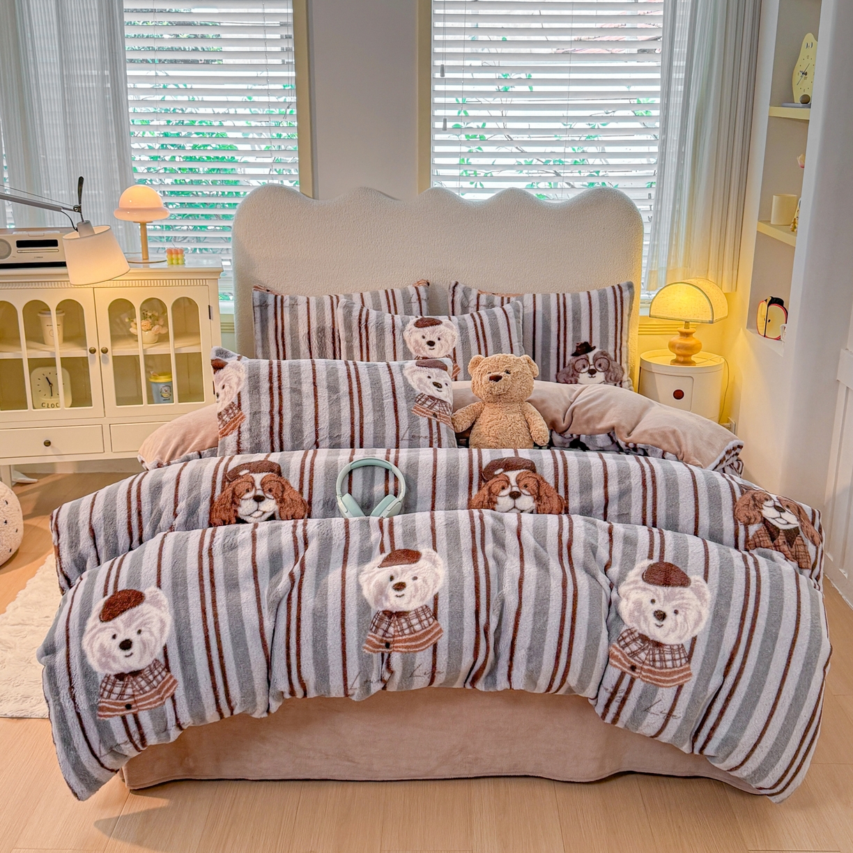 91家纺网 家纺一手货源 找家纺 KA家纺 2025新款冬高克重兔毛牛奶绒四件套 可爱熊