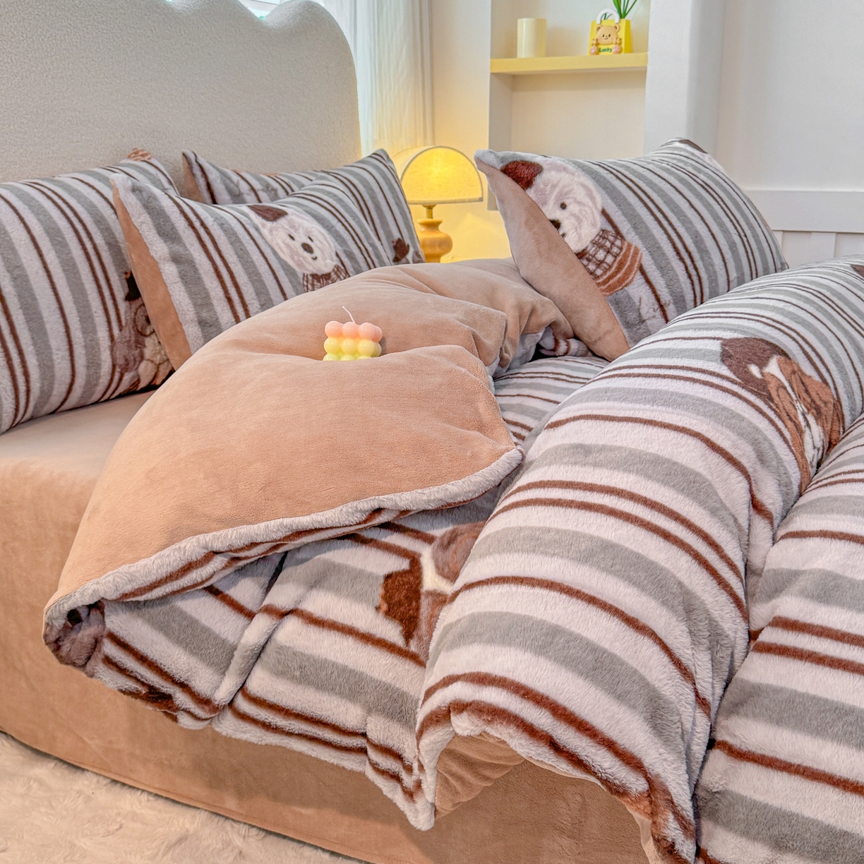 91家纺网 家纺一手货源 找家纺 KA家纺 2025新款冬高克重兔毛牛奶绒四件套 可爱熊