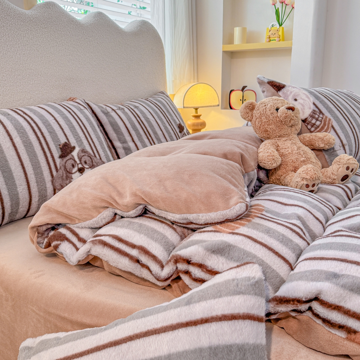 91家纺网 家纺一手货源 找家纺 KA家纺 2025新款冬高克重兔毛牛奶绒四件套 可爱熊