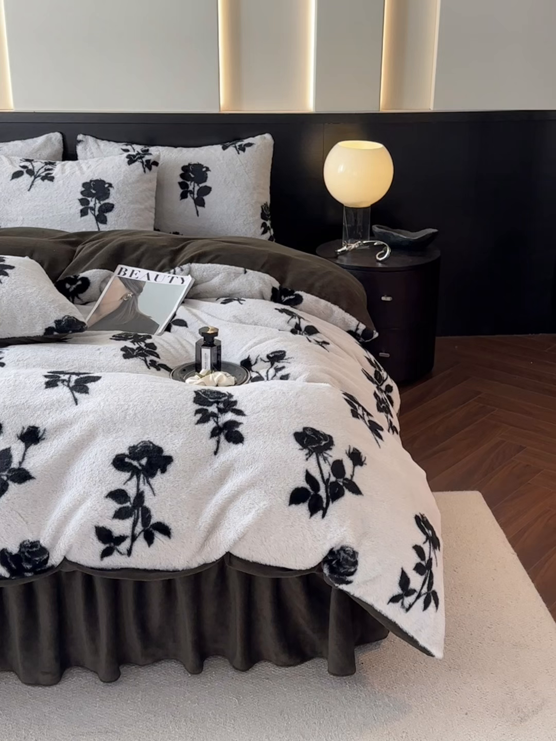 91家纺网 家纺一手货源 找家纺 金阳光家纺 2025新款美拉德高克重兔绒牛奶绒床盖款四件套 玫瑰白