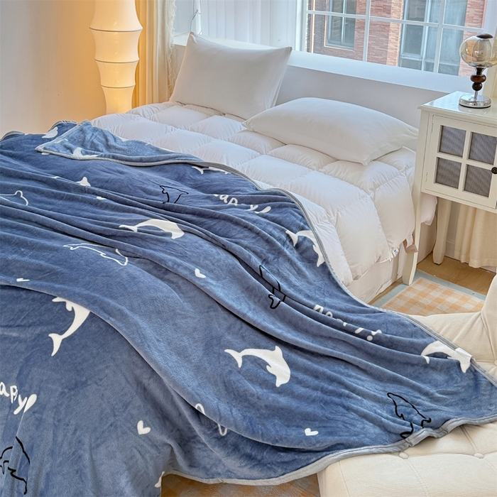 91家纺网 家纺一手货源 找家纺 梵心 2025新款云貂绒毛毯法兰绒毛毯牛奶绒毛毯爆款盖毯直播跨境专供-可定制克重 蓝鲸