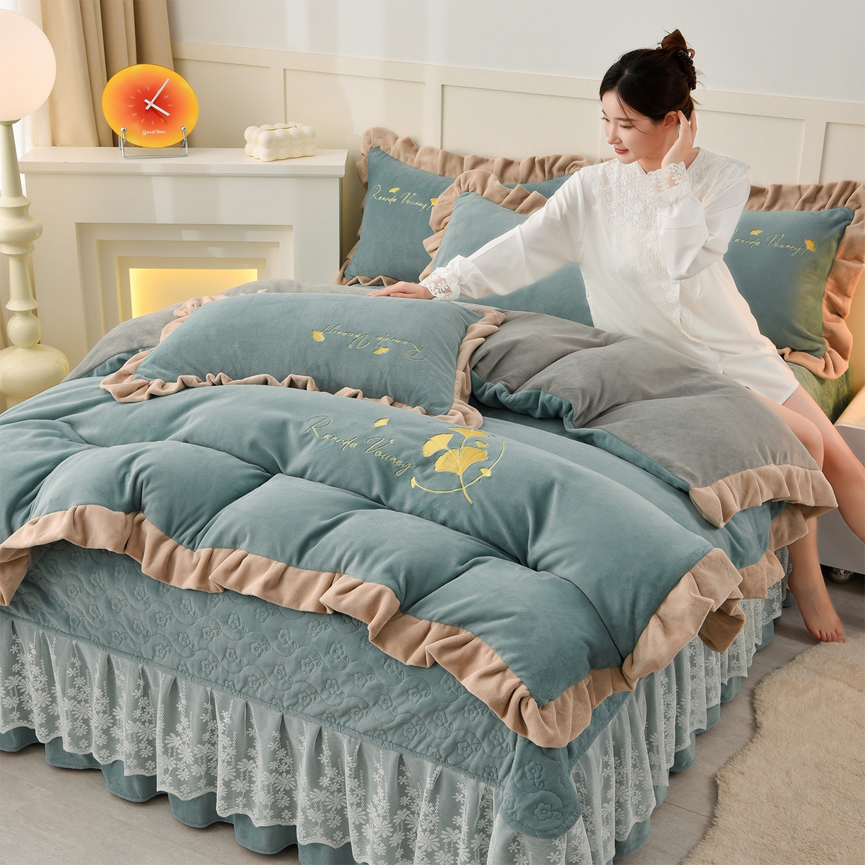 91家纺网 家纺一手货源 找家纺 （总）湘雪家居  2025新款高克重纯色刺绣牛奶绒床盖款星语系列四件套-提供买家秀